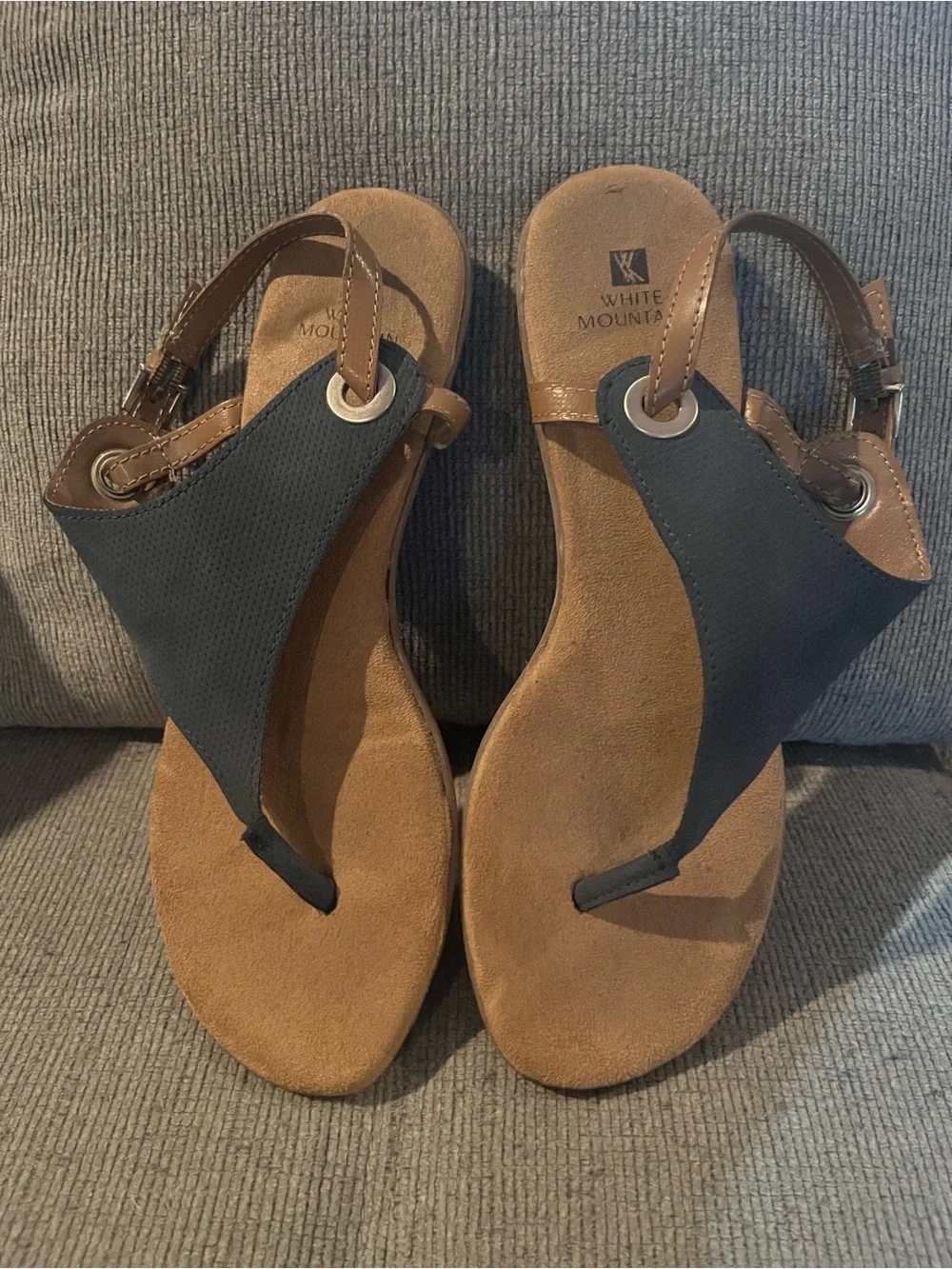 White Mountain Black and Tan Women's Slingback Thong Sandals